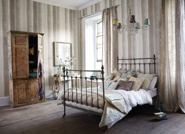 Papel Demeter Stripe 2 (Harlequin) - Villalba Interiorismo