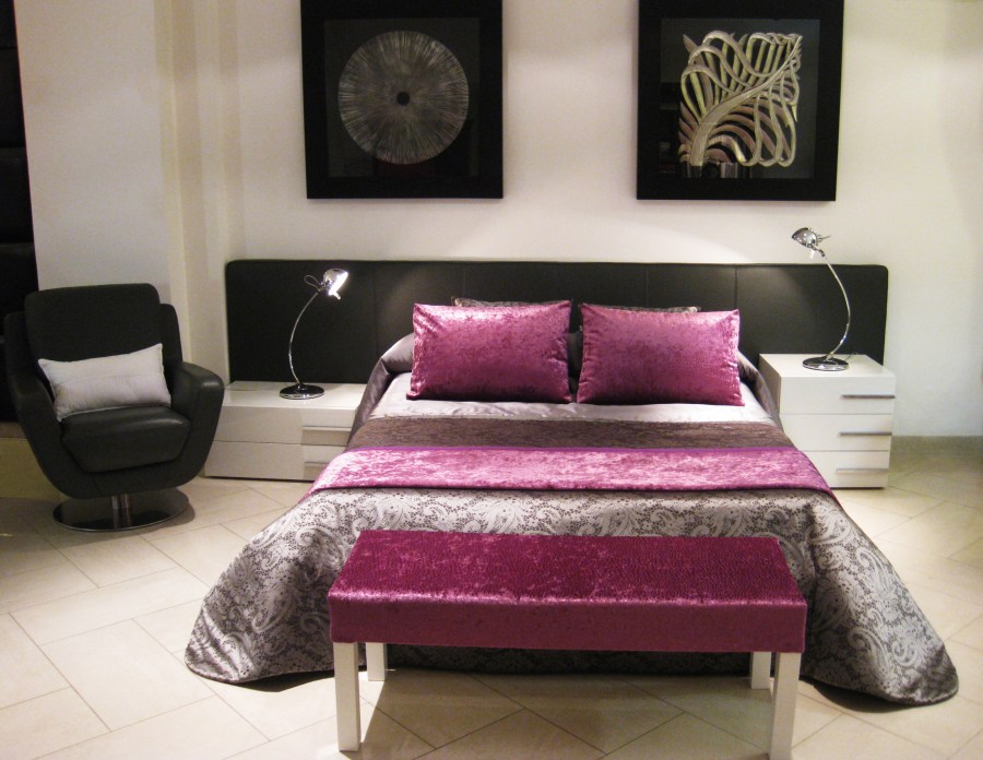 Ambiente simétrico de dormitorio - Villalba Interiorismo