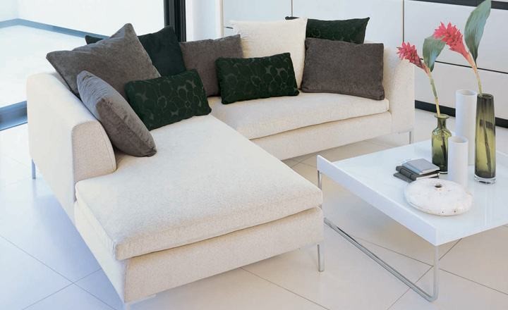 Cojines para sofá blanco moderno - Villalba Interiorismo