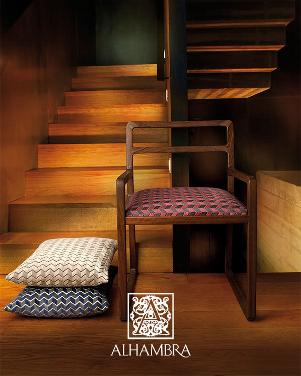 Silla tapizada con tela de Alhambra - Villalba Interiorismo