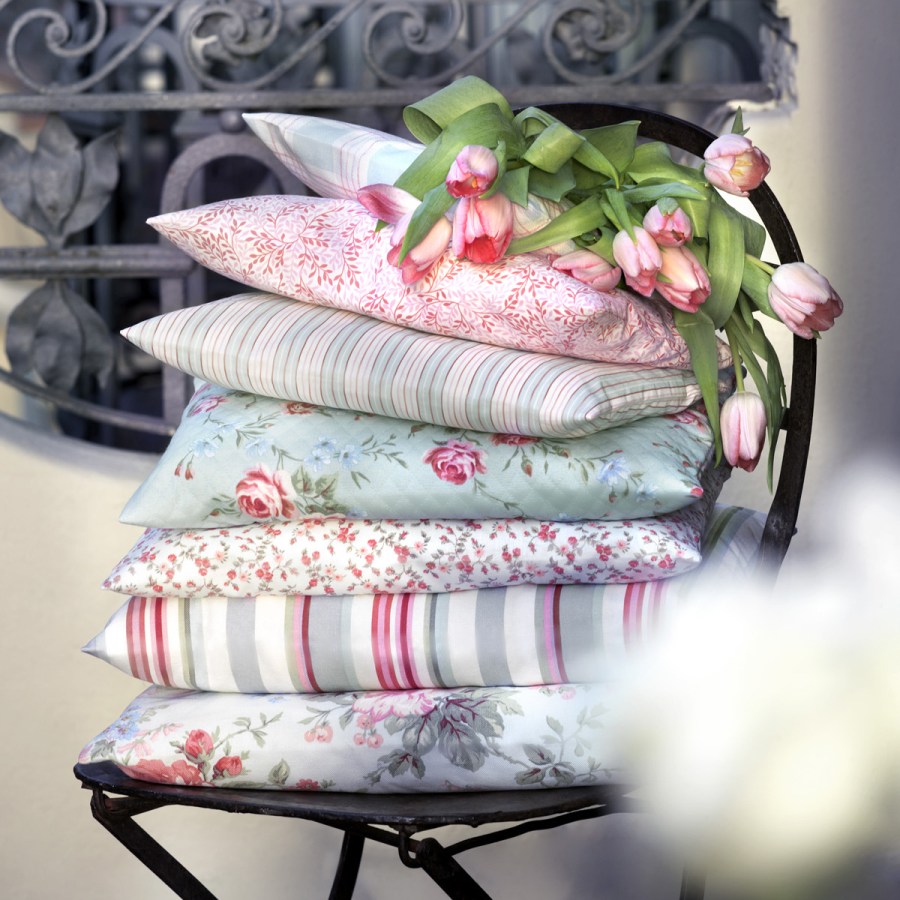 Cojines estampados de flores - Villalba Interiorismo