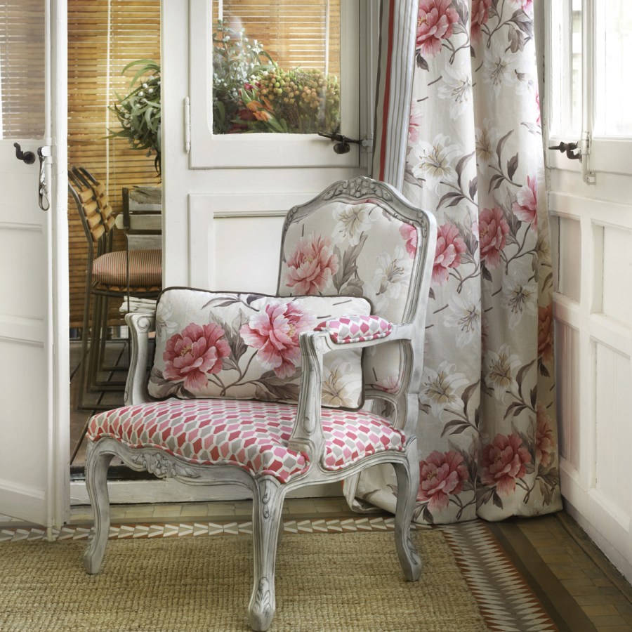 Sillón estampado de flores - Villalba Interiorismo