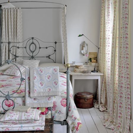 Dormitorio vintage con flores - Villalba Interiorismo