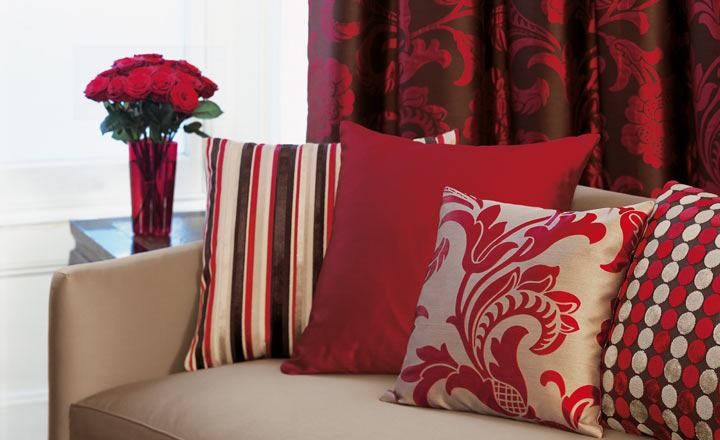 Cojines en rojo - Villalba Interiorismo