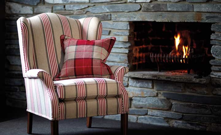 Tapizado rústico en rojo - Villalba Interiorismo