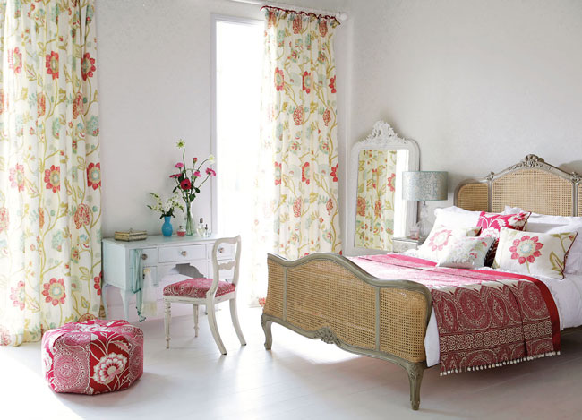 Cama con plaid - Villalba Interiorismo