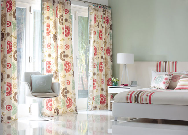 Cortinas estampadas en rojo - Villalba Interiorismo (2)