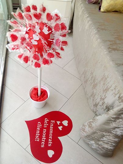 Escaparate día San Valentín - Villalba Interiorismo