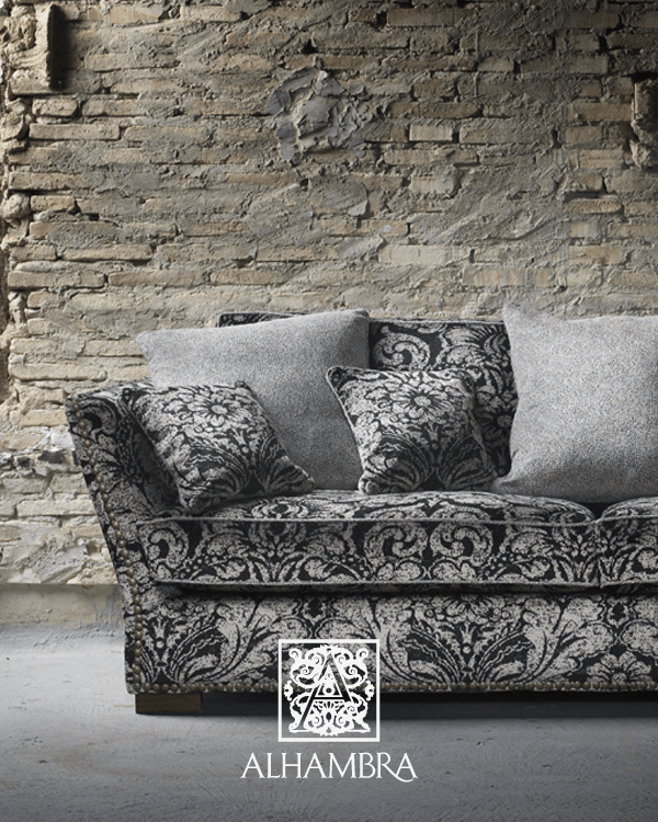 Sofá tapizado con terciopelo - Villalba Interiorismo