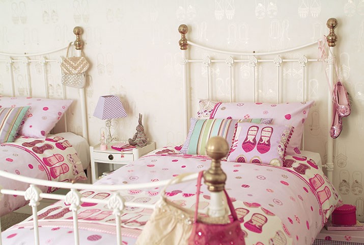 Papel pintado para habitaciones de niñas - Villalba Interiorismo