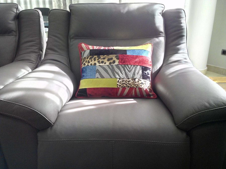 Sillón con cojines - Villalba Interiorismo