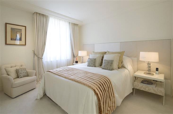 Dormitorio de lujo con textiles - Villalba Interiorismo (3)