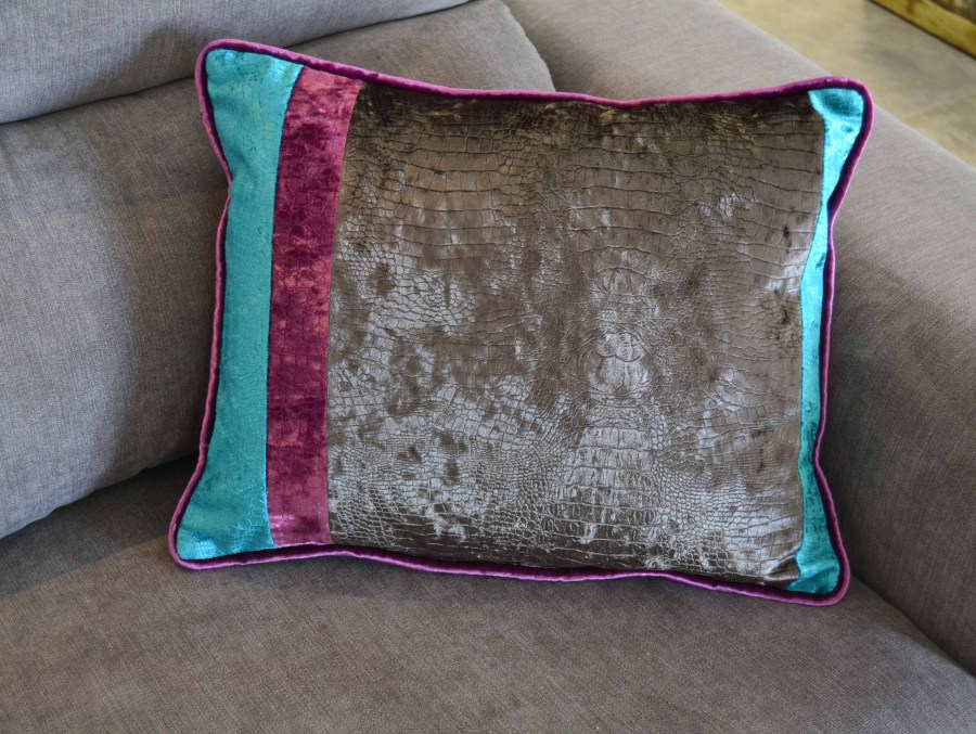 Cojín para sofá gris - Villalba Interiorismo