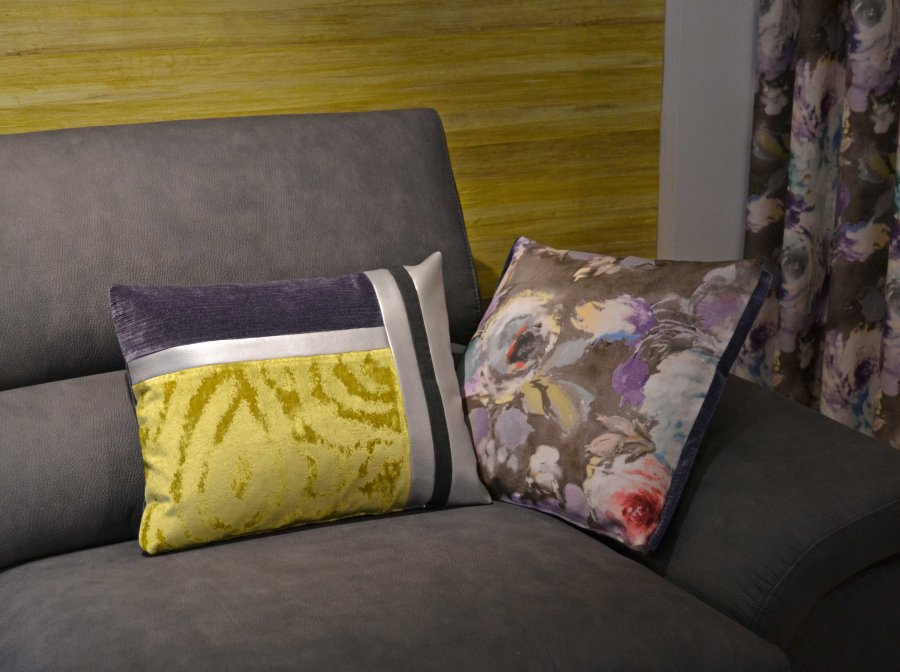 Cojines para sofá gris - Villalba Interiorismo