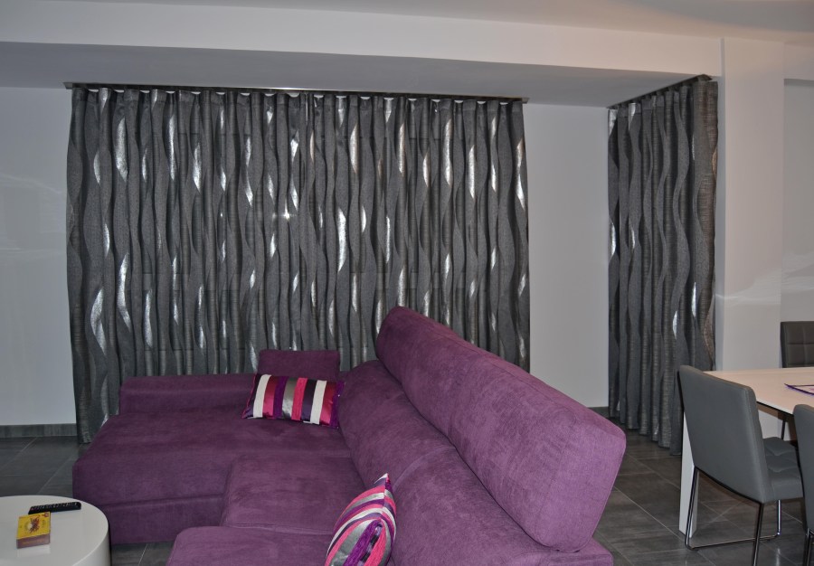 Cortina salón en gris y plata - Villalba Interiorismo (2)