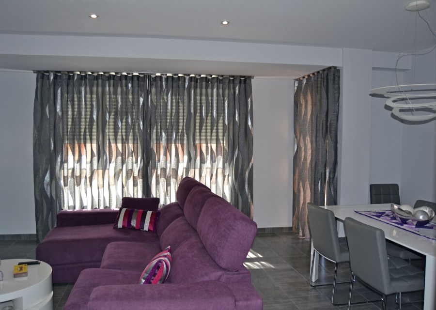 Cortina salón en gris y plata - Villalba interiorismo