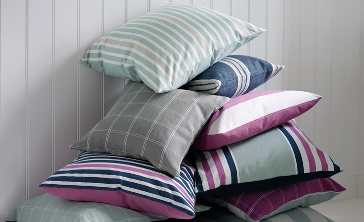Cojines rayas y cuadros - Villalba Interiorismo