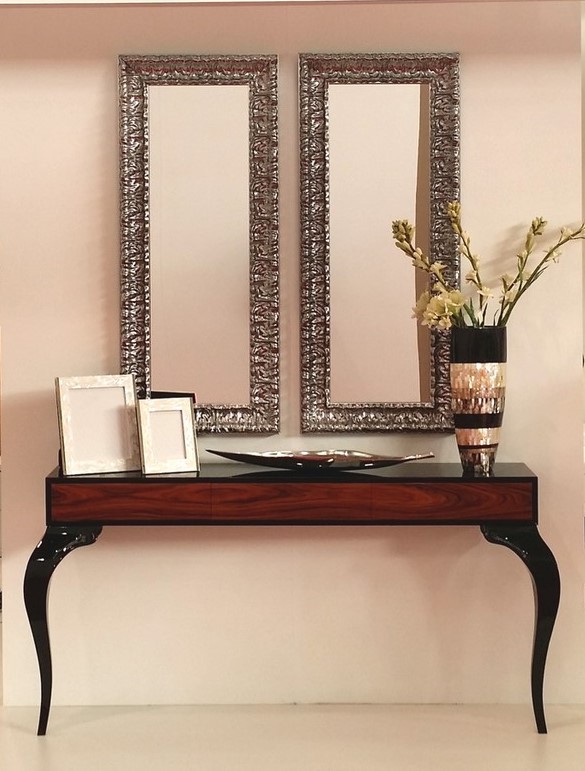 Consola negra con madera de palisandro - Villalba Interiorismo