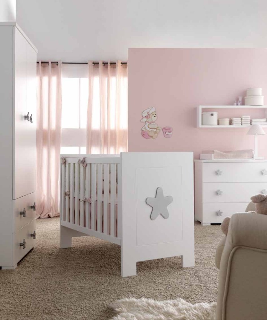 Dormitorio de bebé en rosa - Villalba Interiorismo
