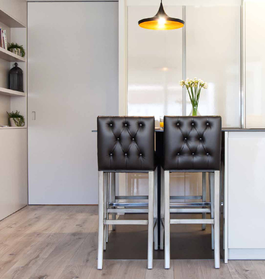 taburete-tapizado-capitonc3a9-villalba-interiorismo[1]