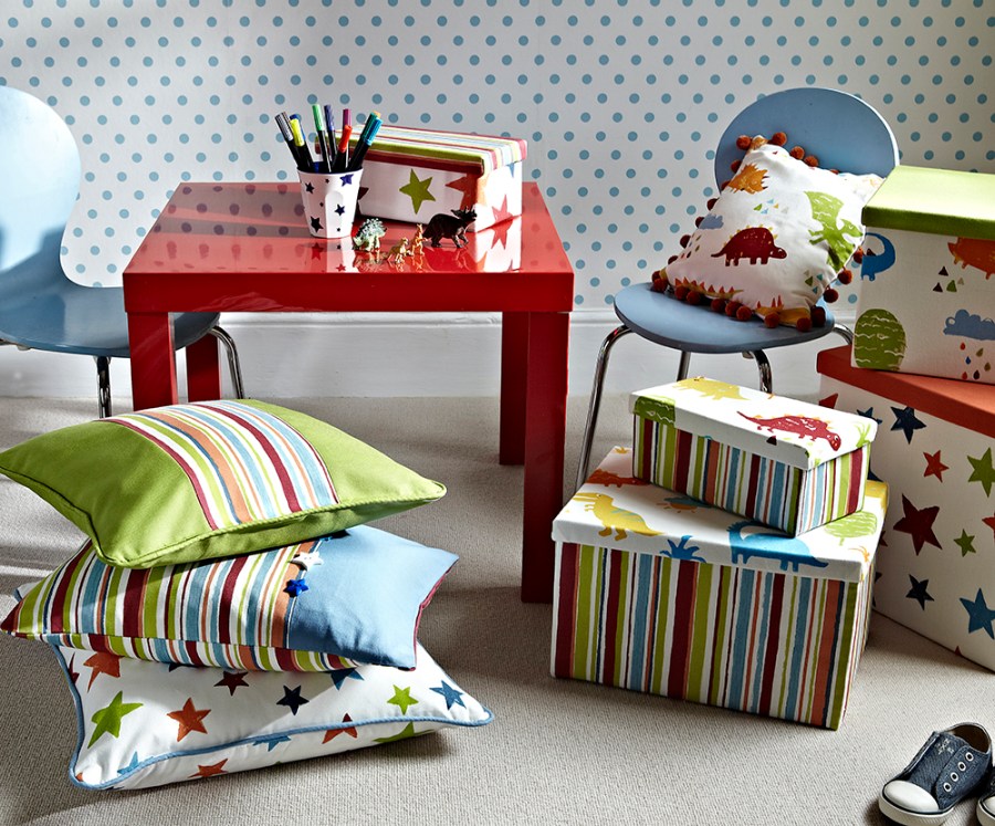 Cojines rayas y dinosaurios - Villalba INteriorismo