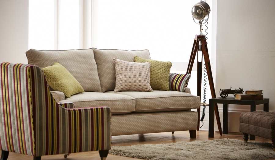 Sofá tapizado con chenille - Villalba Interiorismo