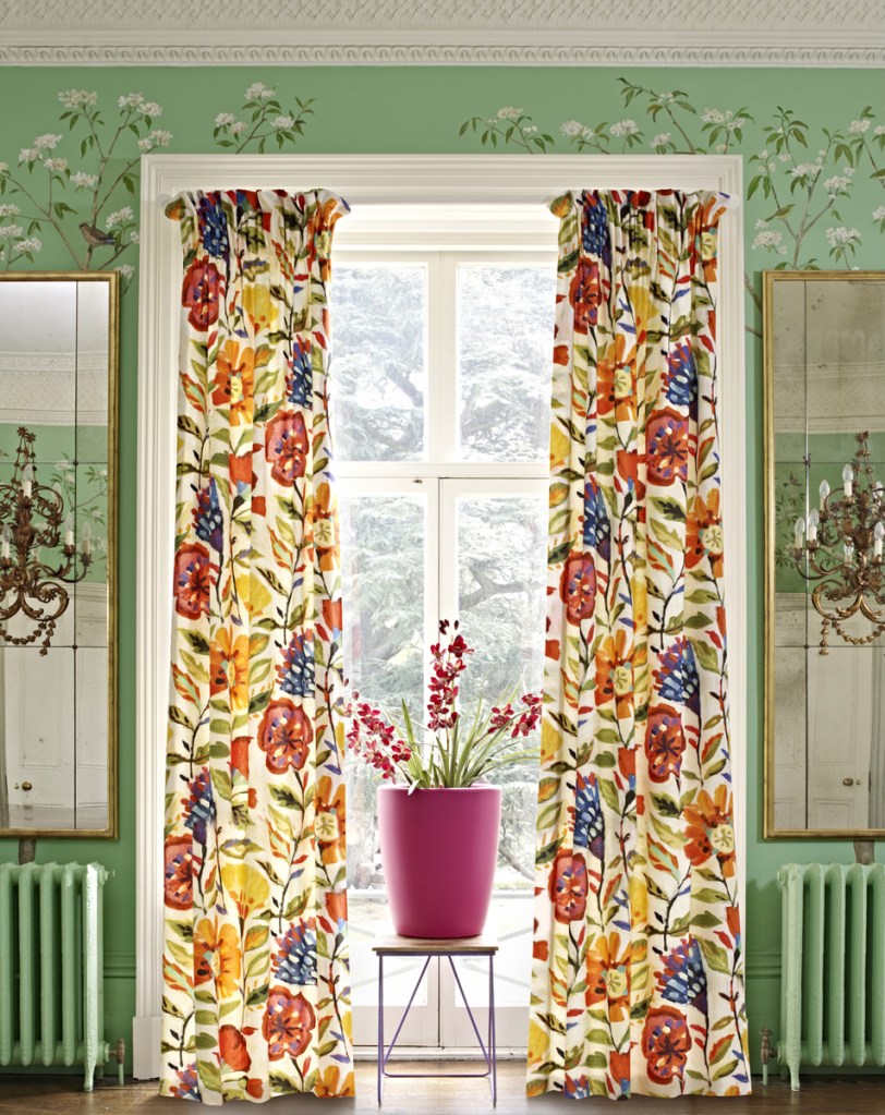 Cortina estampada de flores - Villalba Interiorismo