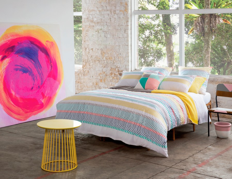 Funda nórdica bordada y dibujos geométricos - Villalba Interiorismo