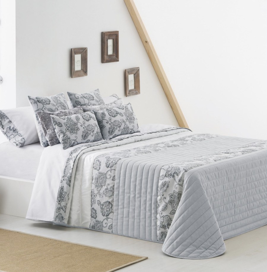 Colcha bouti blanca y gris - Villalba Interiorismo