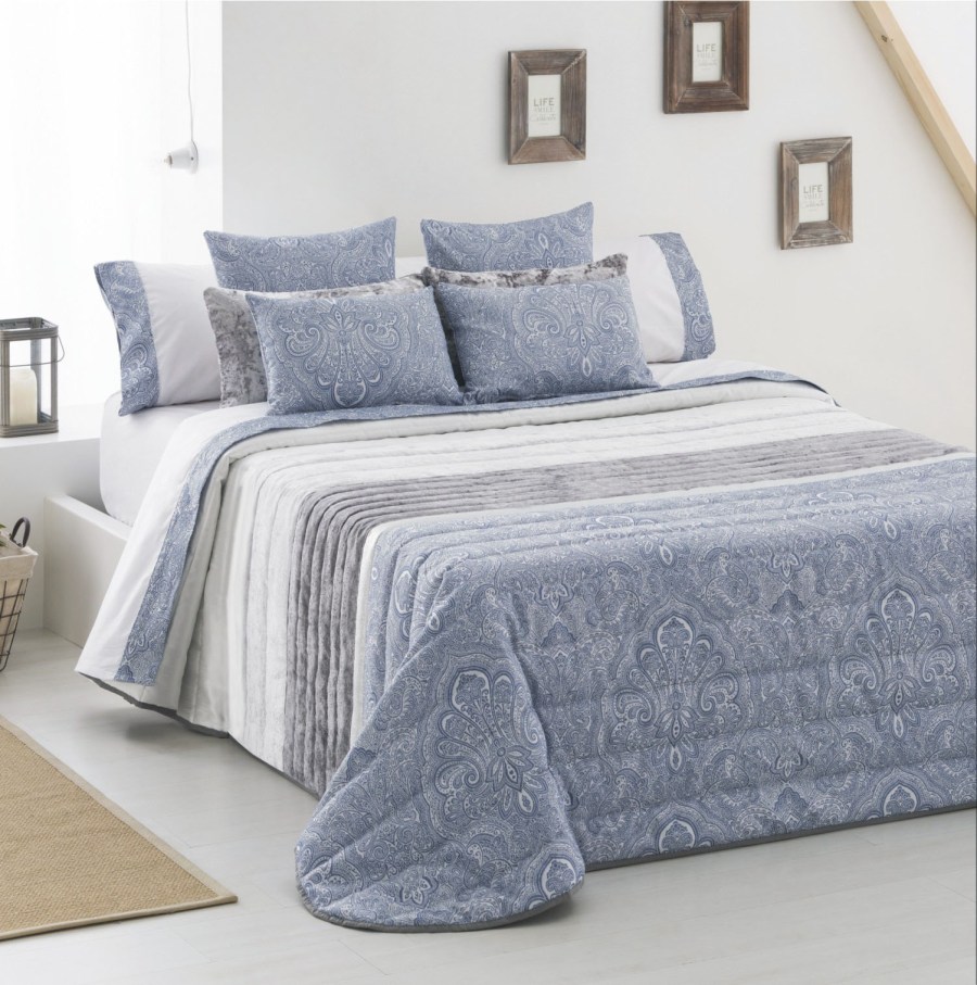 Colcha bouti blanca y azul - Villalba Ineriorismo